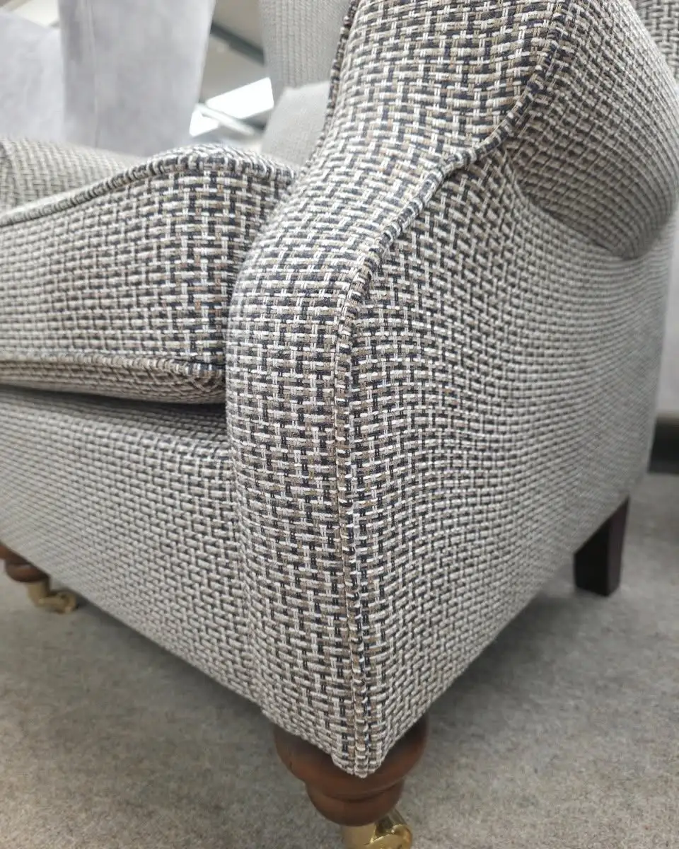Vickey Chair - Image 5