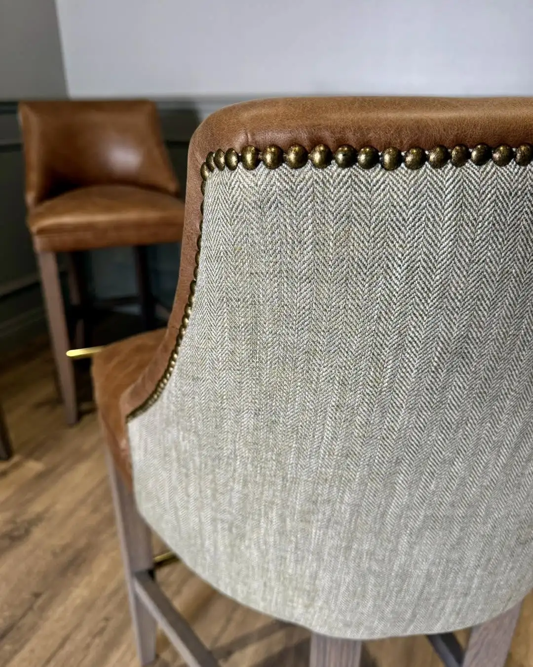 Oran Bar Stoll / Island Chairs - Image 8